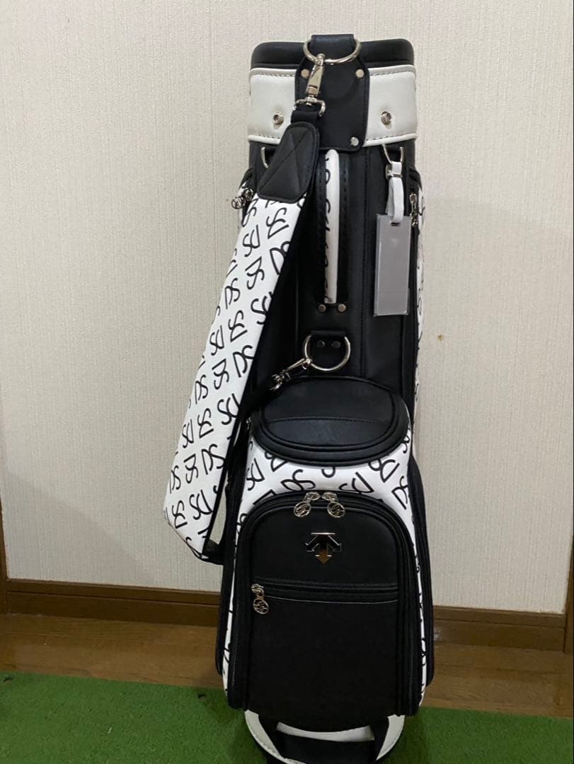 デサントゴルフ レディース キャディバッグ(8.5型) グラフィックデザイン