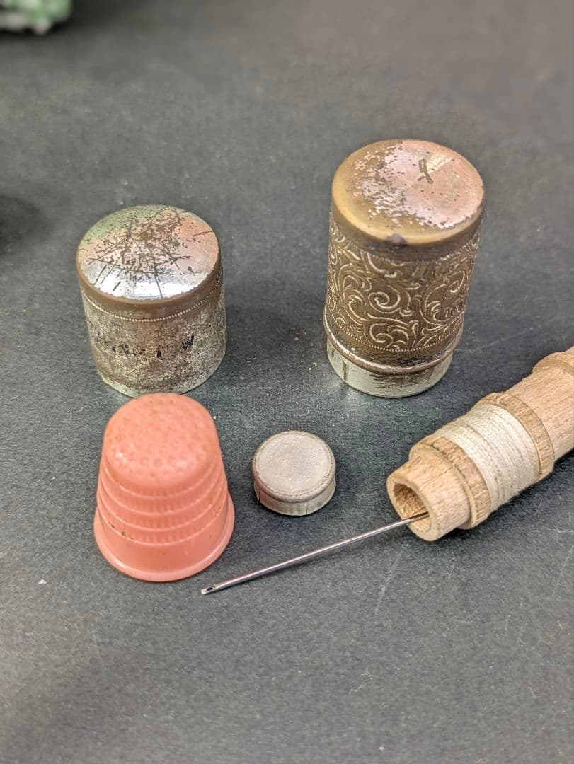 イギリス アンティーク 携帯用 ソーイングセット 4点セット