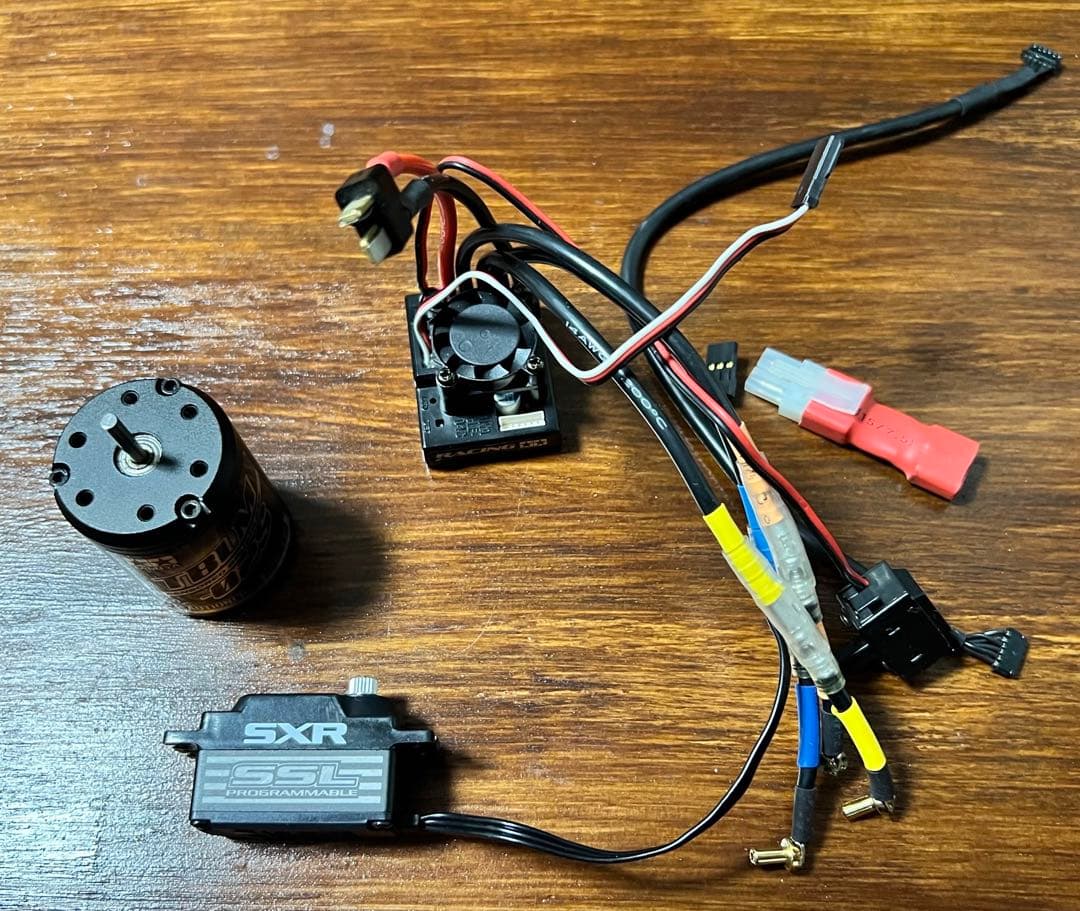 タミヤTAMIYA ラジコン　TB-05PRO アンプ　モータ　サーボ付き