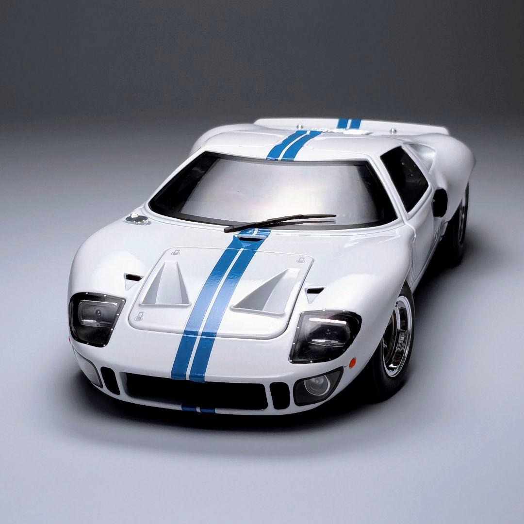 ソリド 1/18 フォードGT40 ホワイト/ブルー