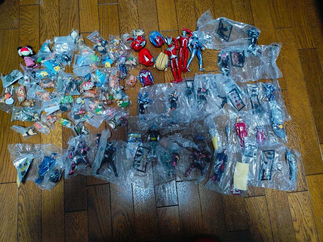 ウルトラマン 怪獣 ソフビ ガン消し 仮面ライダー フィギュア まとめ 大量