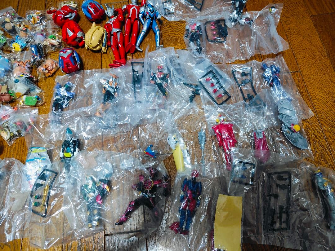ウルトラマン 怪獣 ソフビ ガン消し 仮面ライダー フィギュア まとめ 大量