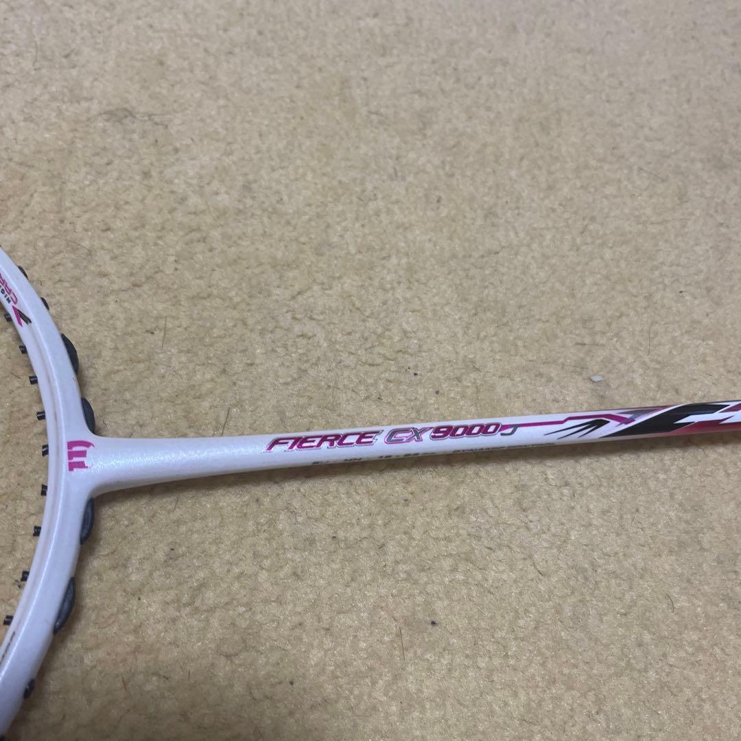 FIERCE CX 9000 バドミントンラケット ホワイト/ピンク
