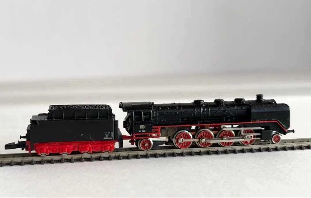 メルクリン mini-club 　8827 BR41 高速貨物列車用大型重機関車