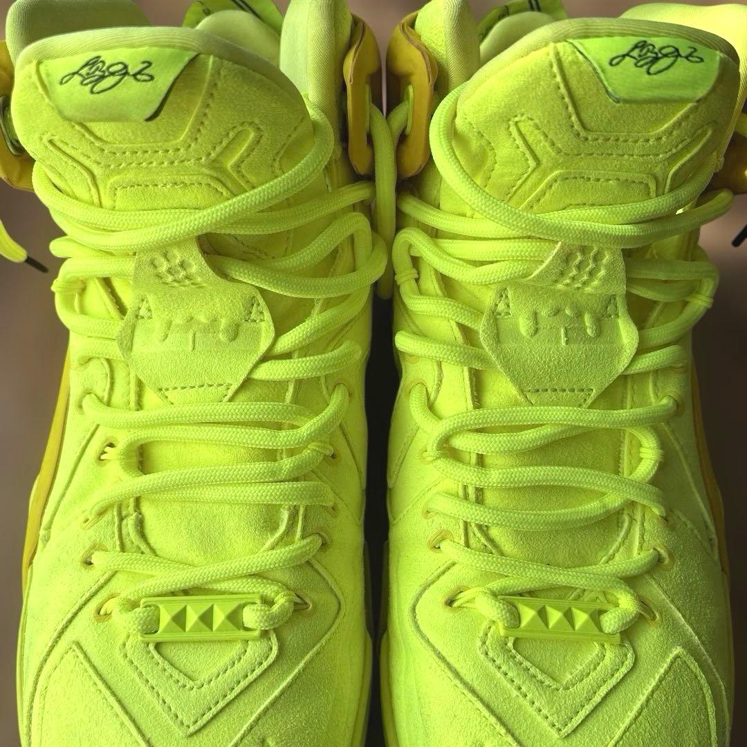NIKE レブロン LEBRON 12 EXTボルト　イエロー