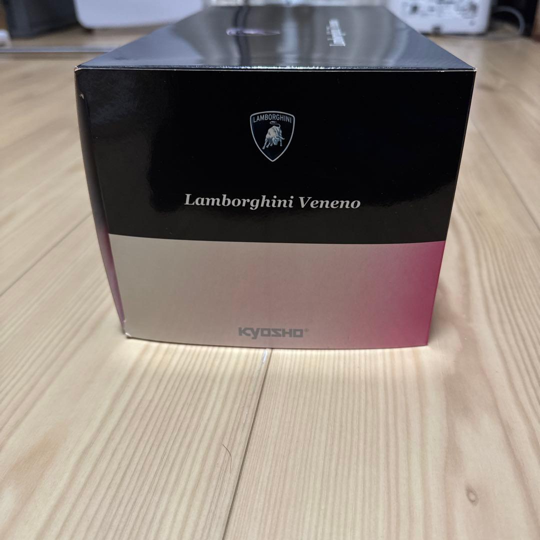 Lamborghini Veneno ミニカー 1/18