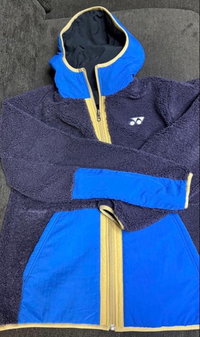 1回着用の美品！YONEX リバーシブル防寒ジャケットユニSレディースMサイズ