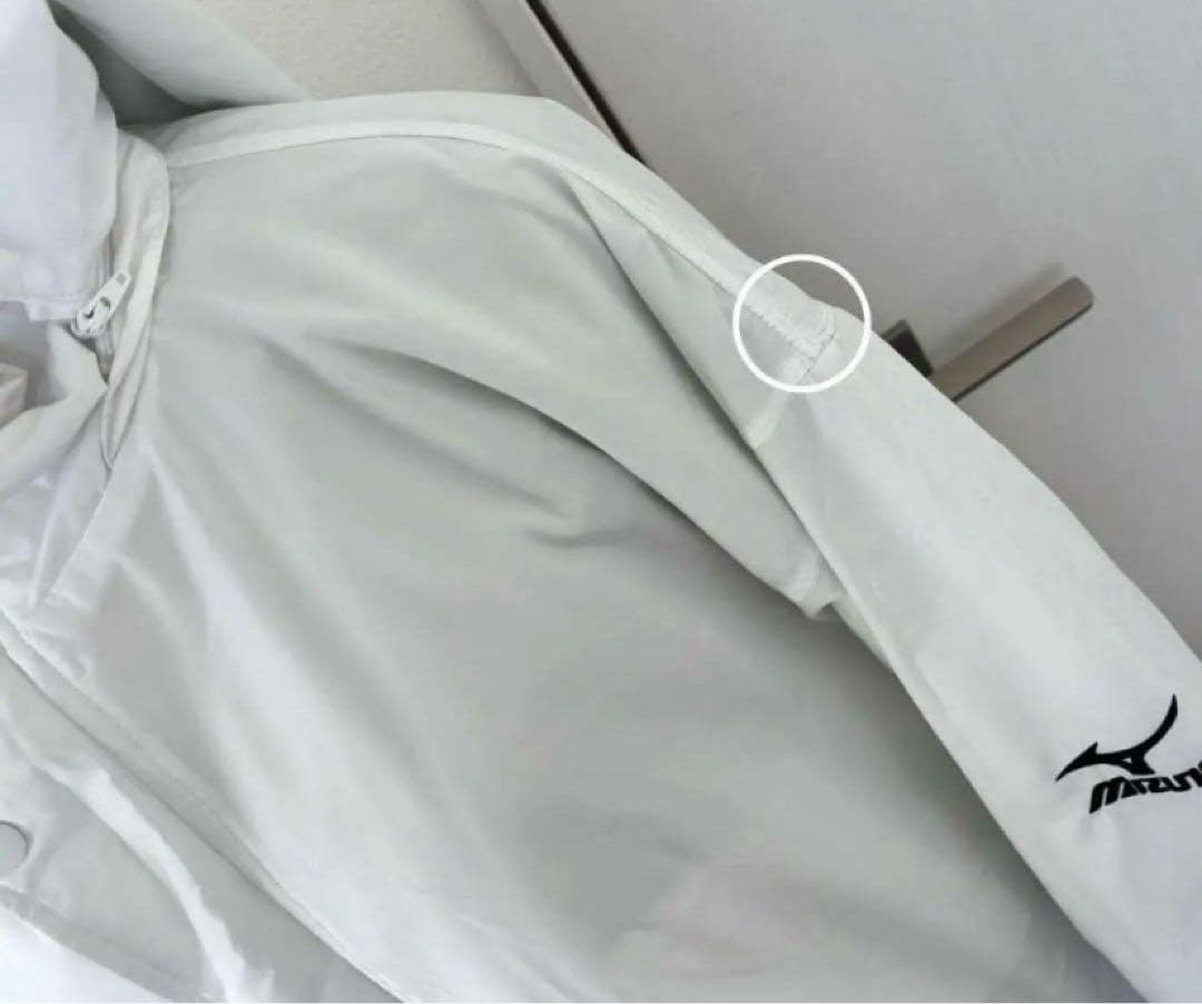 新品タグ付き✨ミズノ　mizuno ベンチコート　白　ホワイト 刺繍マーク L