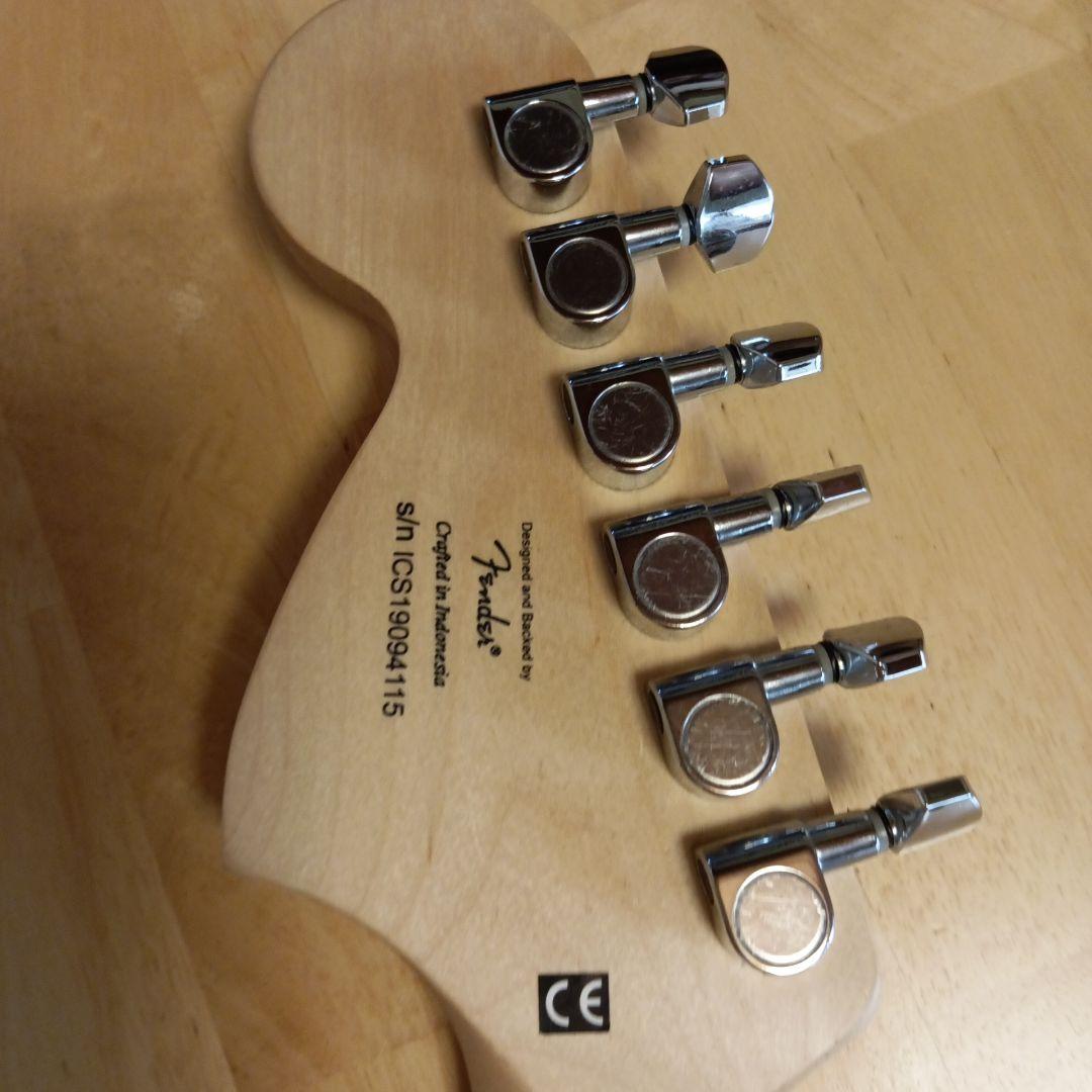 エレキギターSquier Stratocaster ホワイトアイスグリーン