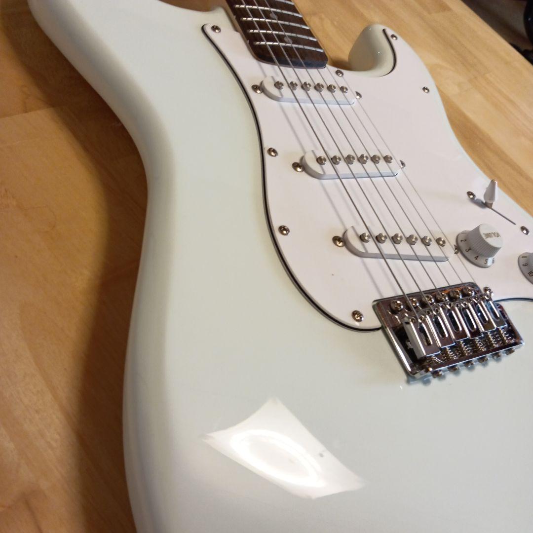 エレキギターSquier Stratocaster ホワイトアイスグリーン