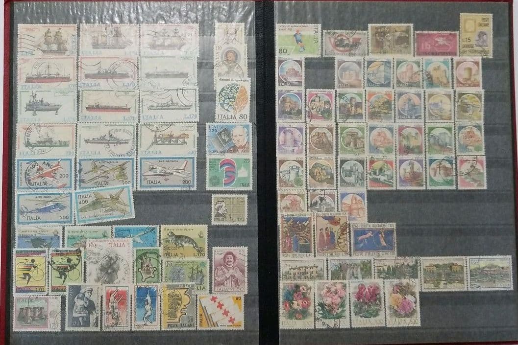 イタリア　２０-８０年代　使用済み切手　コレクション台紙付き