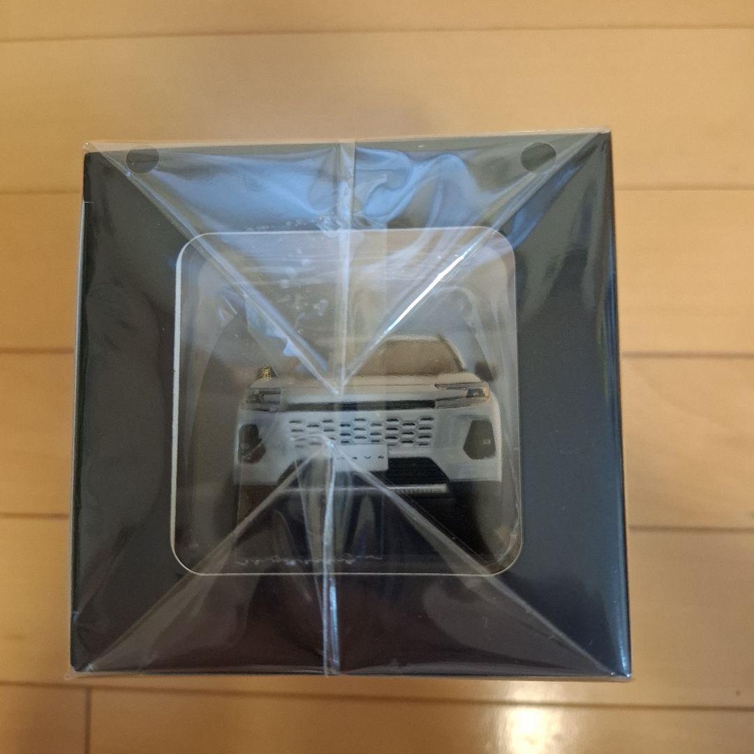 新型RAV4 Z-ハイブリットカラー プラチナホワイトパールマイカ　1/30