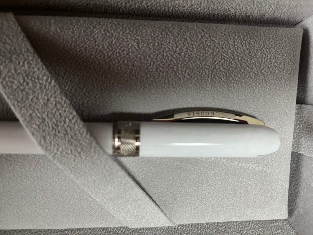 VISCONTI ヴィスコンティ　ホワイトボールペン