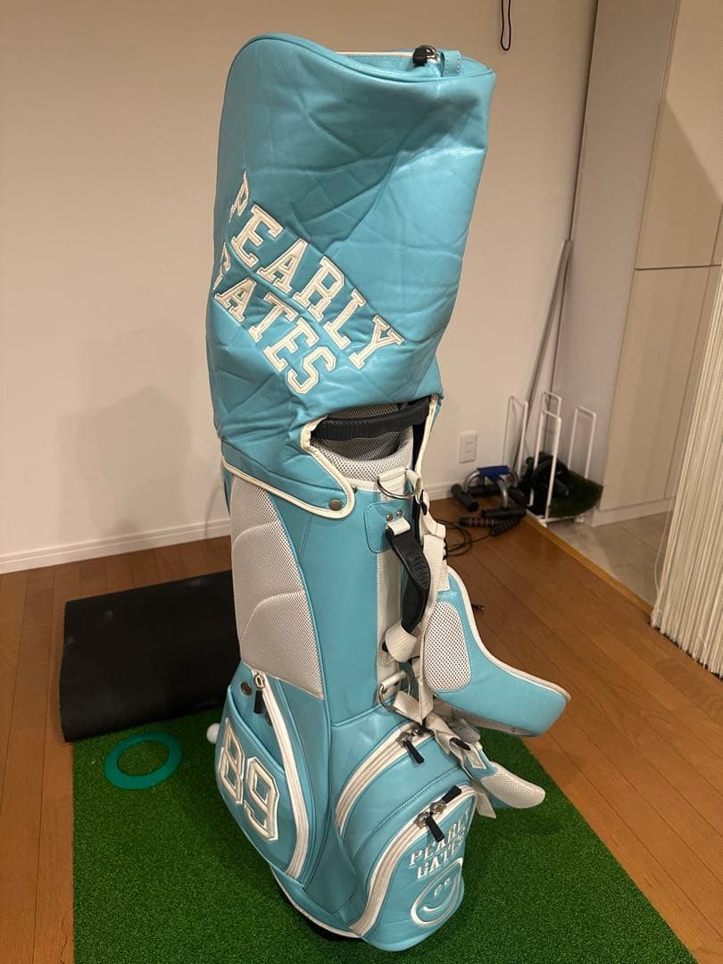 パーリーゲイツ　レディース　キャディーバッグとヘッドカバー2個
