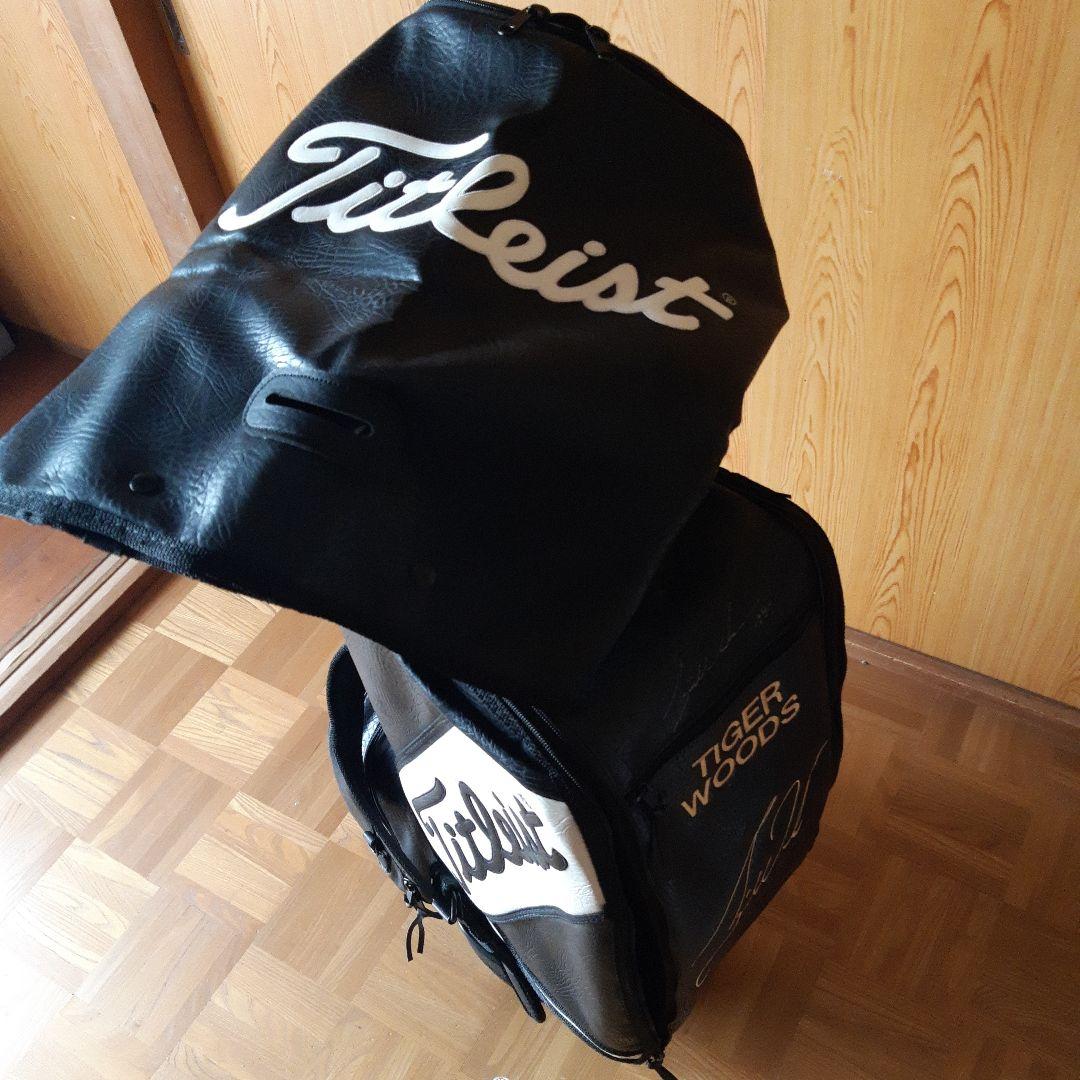 Titleist タイガー・ウッズ サイン入りゴルフバッグ