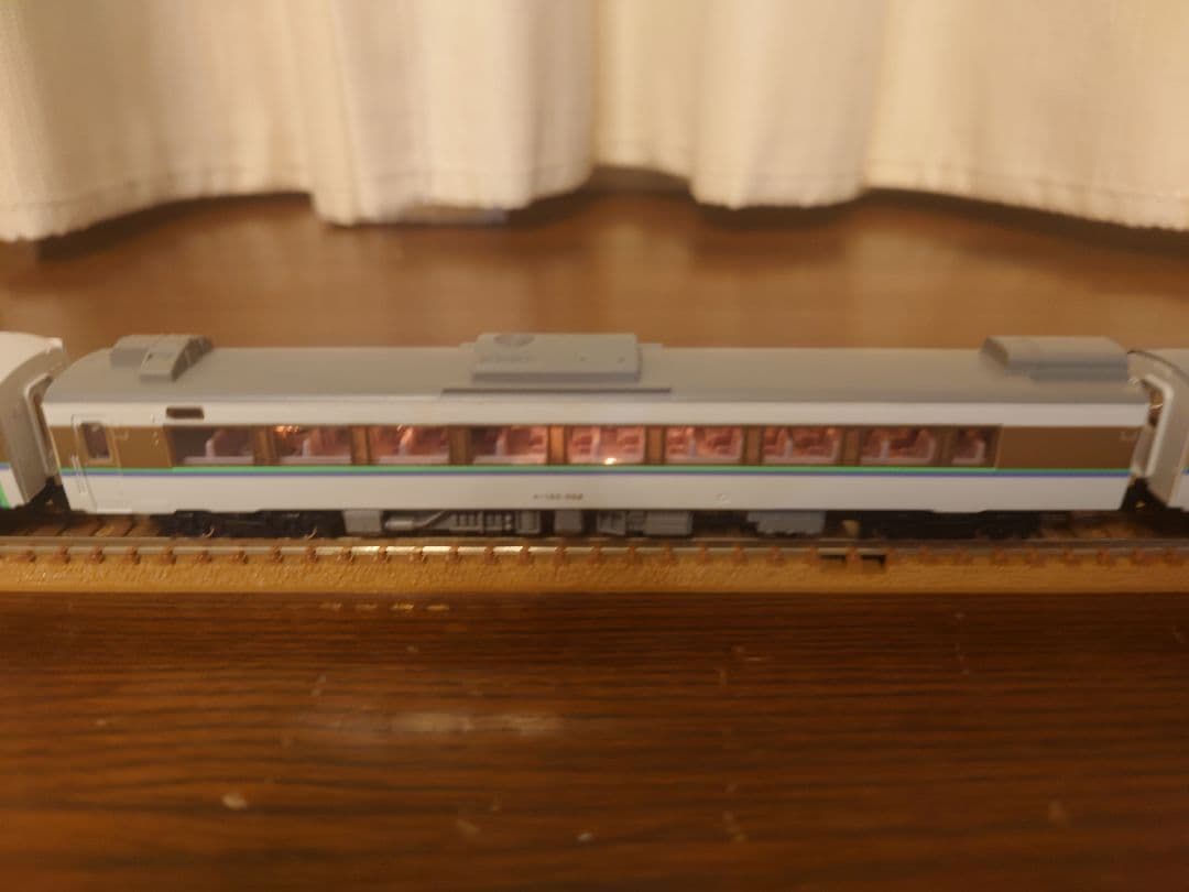 キハ183 スーパーとかち 92638 室内灯組み込み