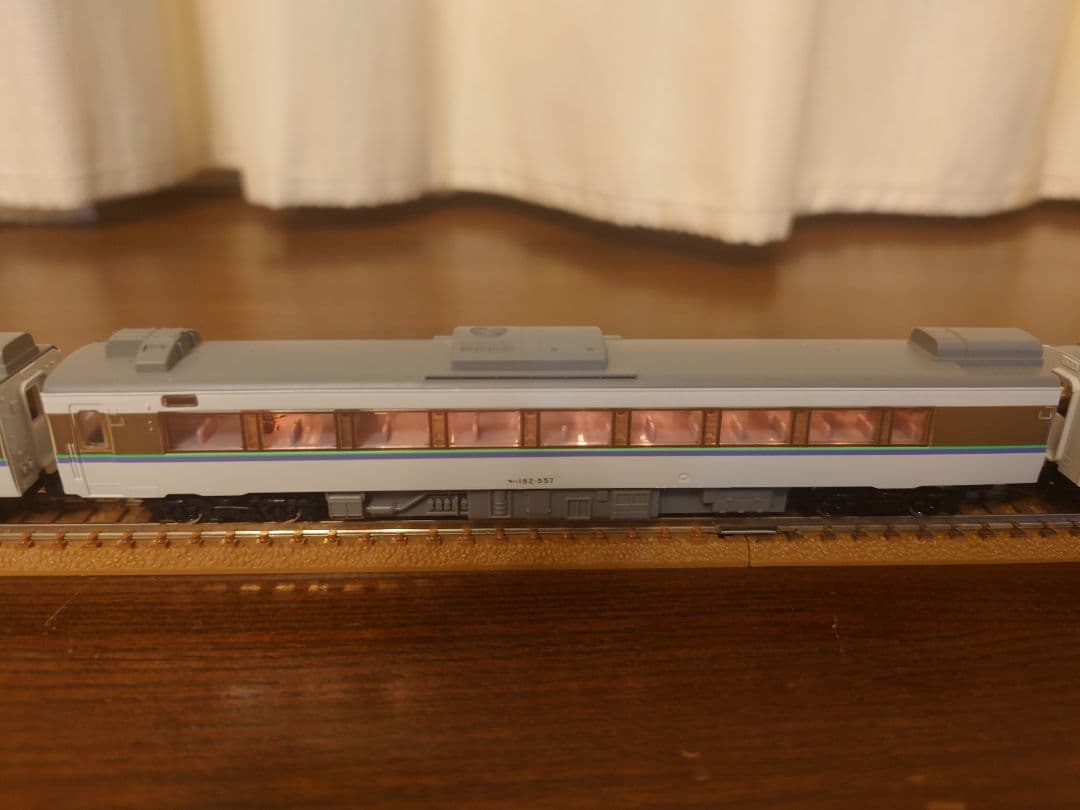 キハ183 スーパーとかち 92638 室内灯組み込み