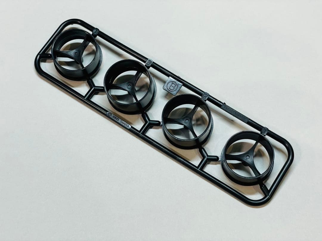 ミニ四駆　大径ライトウェイトホイール　6色8個セット