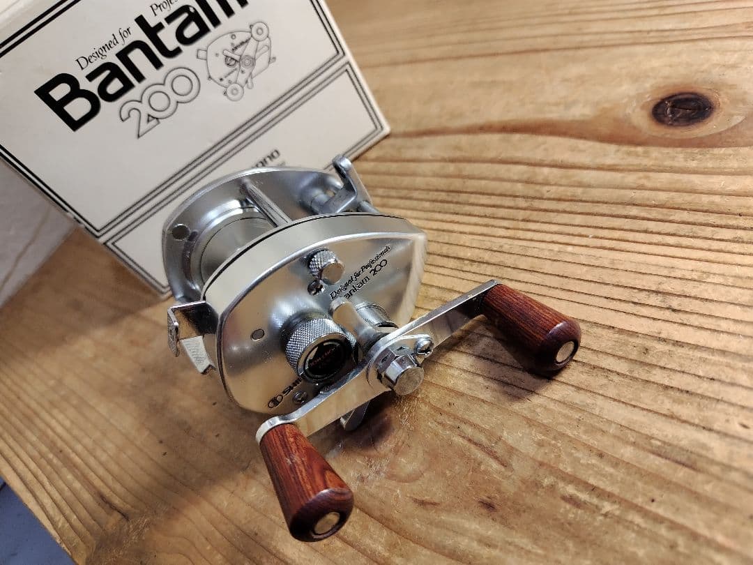 シマノ バンタム 200 中古美品 箱付き