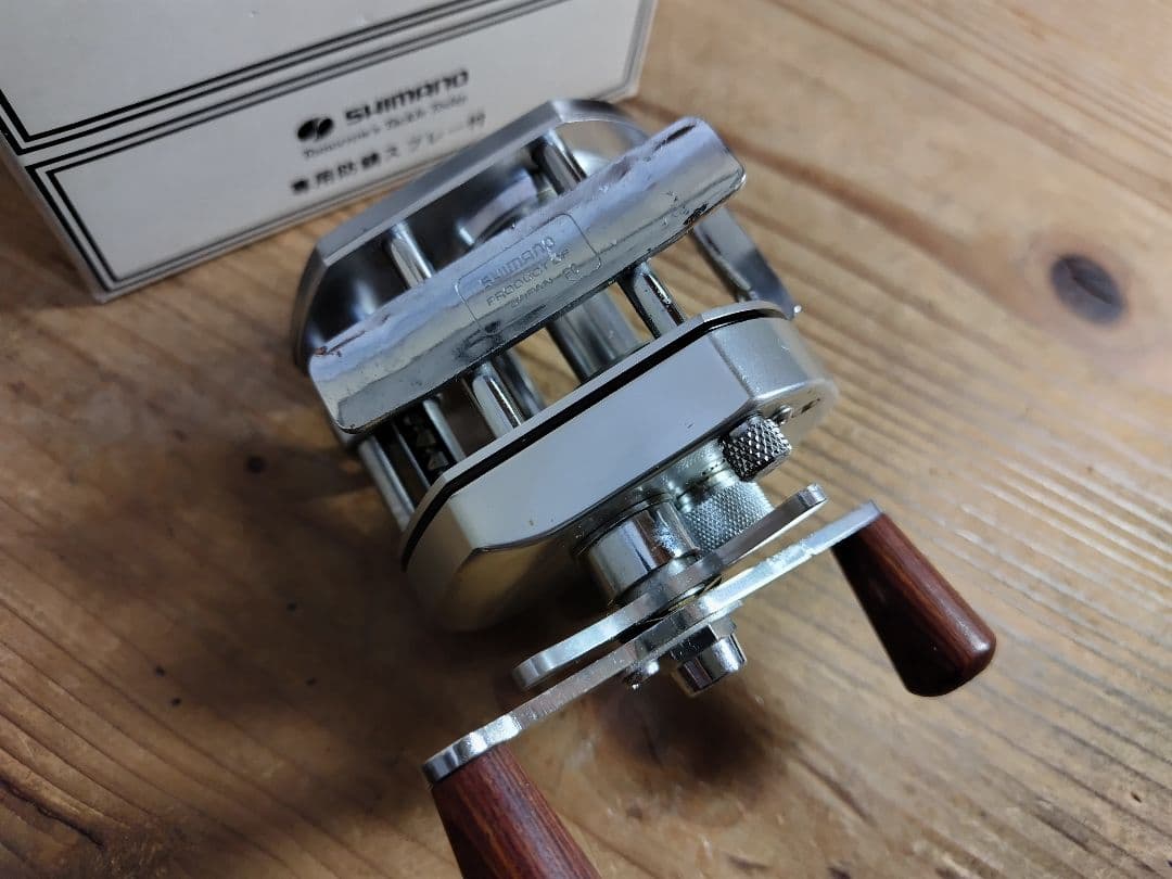 シマノ バンタム 200 中古美品 箱付き