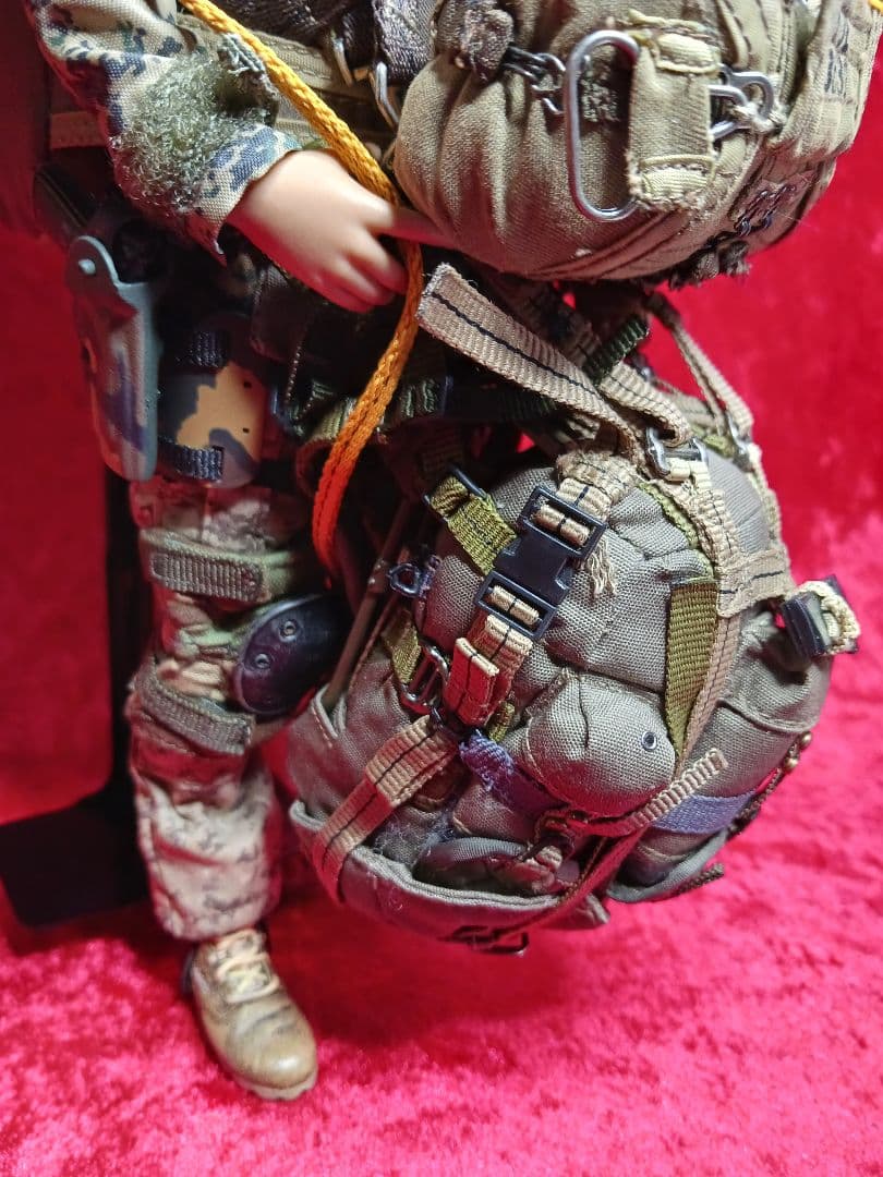 1/6 USMC パラシュター女性兵士(HotToysホットトイズ)