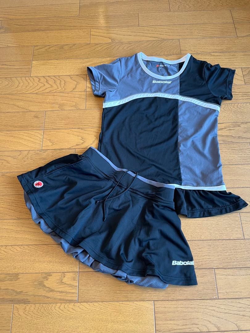 【新品/未使用】バボラ　テニスウェア上下 Mサイズ 黒/グレー