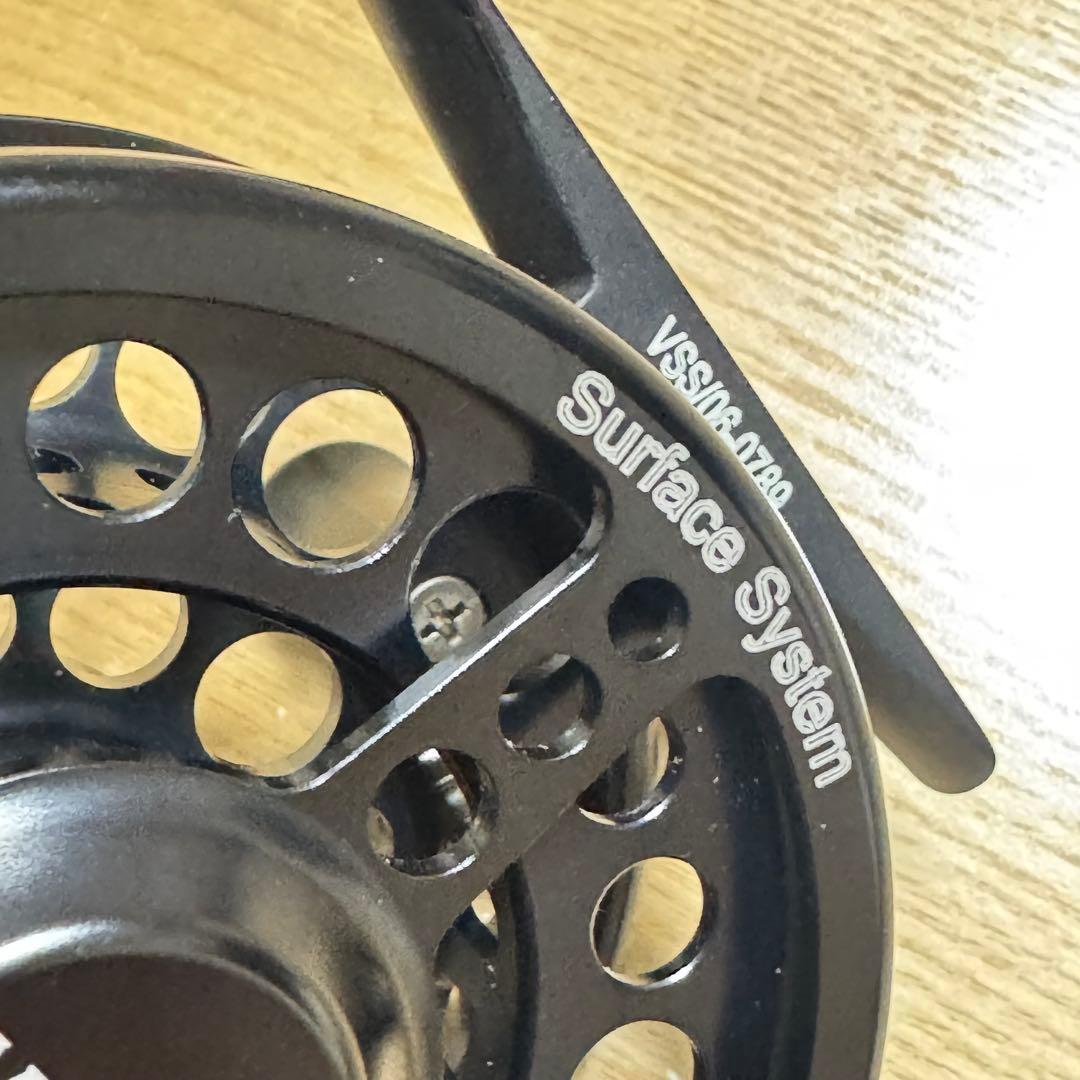 VARIVAS Surface System フライリール ブラック