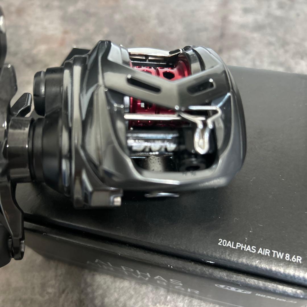 美品【DAIWA】ダイワアルファス AIR TW 8.6R 右ハンドル