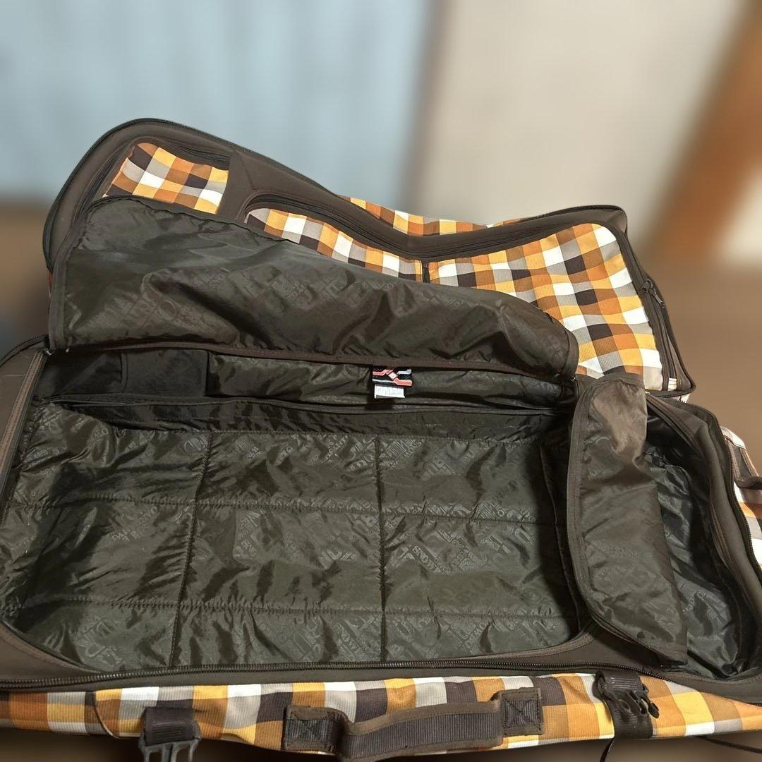 BURTON 大型キャリーバック　大容量　ソフトケース