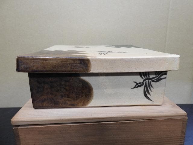 十三軒吉向　蓋物　共箱　MA429