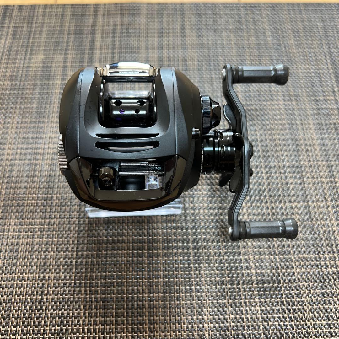 リール Megabass IS63 LARIAT