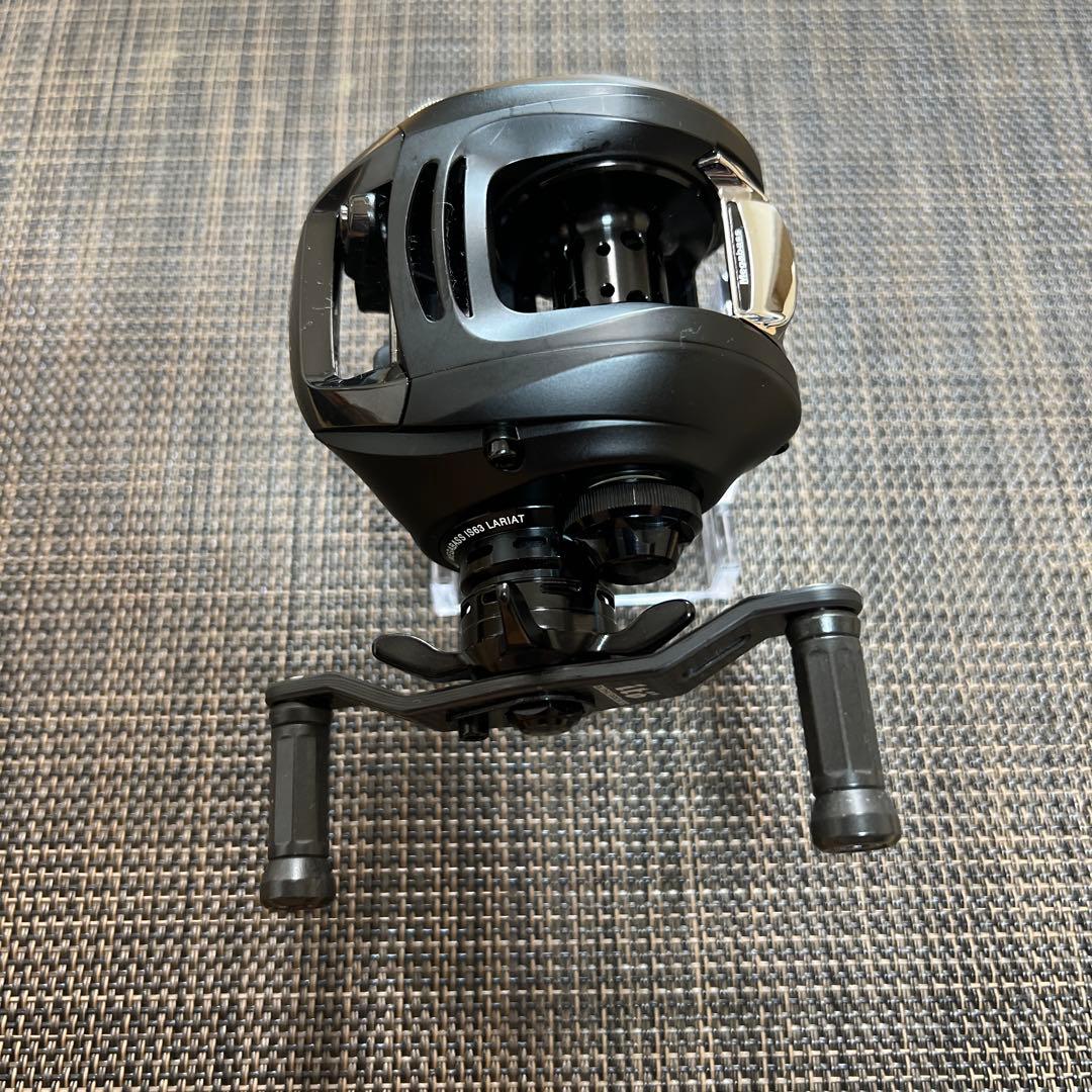 リール Megabass IS63 LARIAT