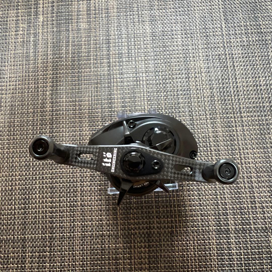 リール Megabass IS63 LARIAT