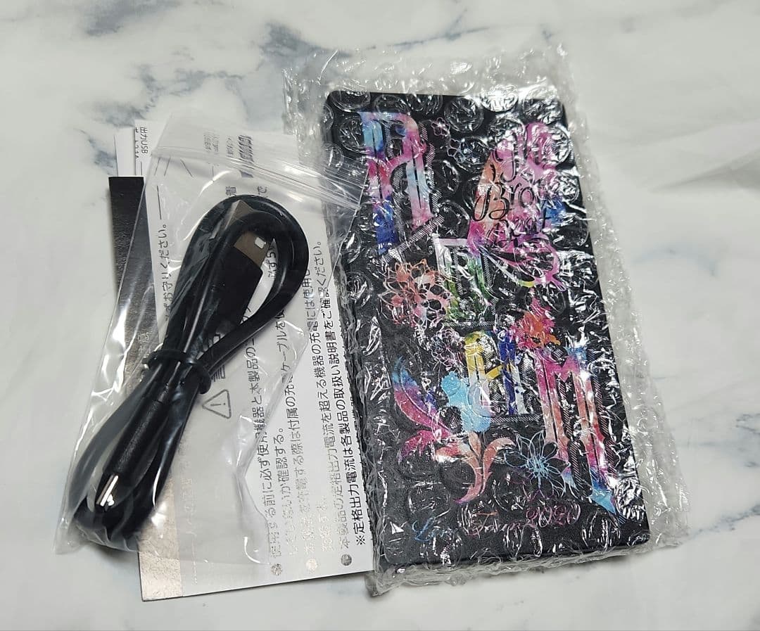 The Brow Beat：ポーチ・コラボピアス・モバイルバッテリー