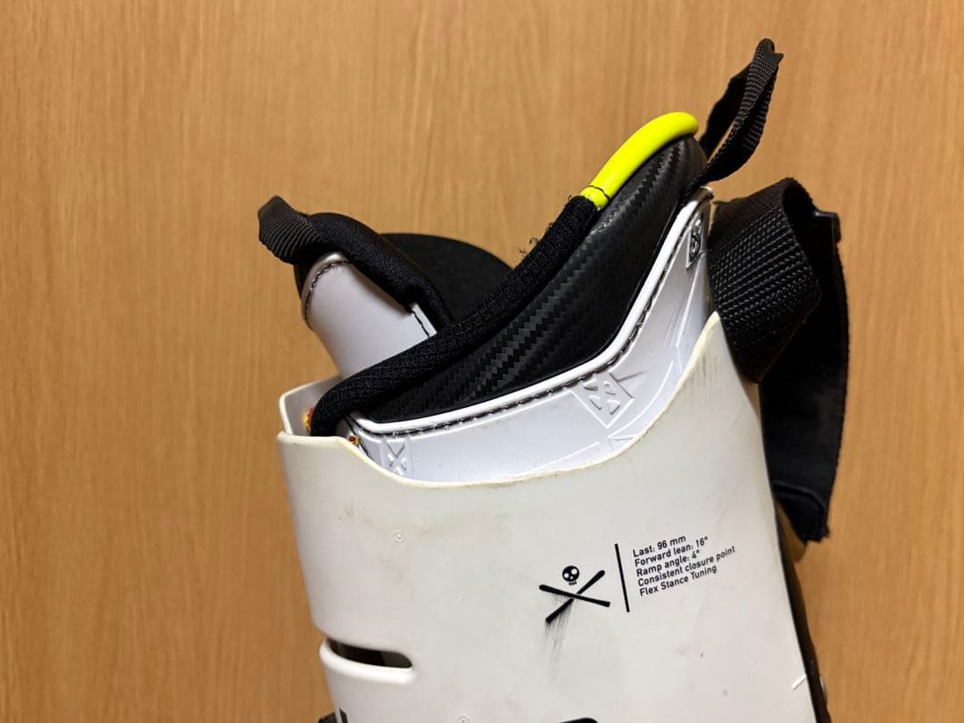 HEAD インナーとRAPTOR 140 RS スキーブーツ（太足仕様）
