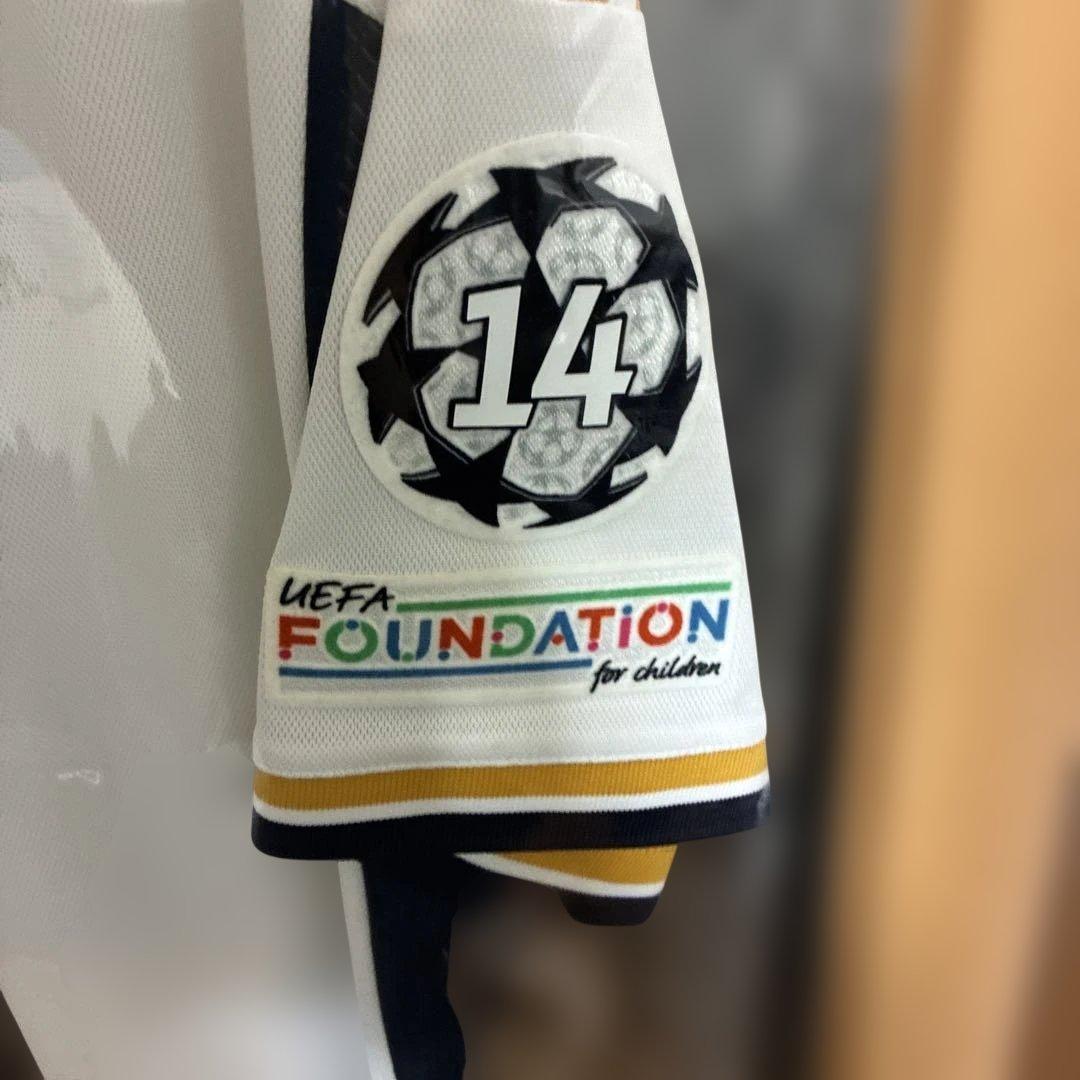 アラバ　レアル・マドリード　公式ユニフォーム