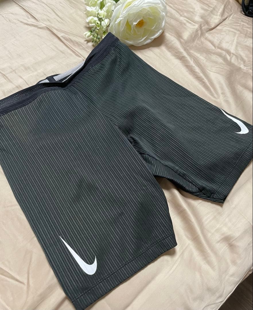 美品 Nike エアロスイフト　ハーフタイツ　黒S