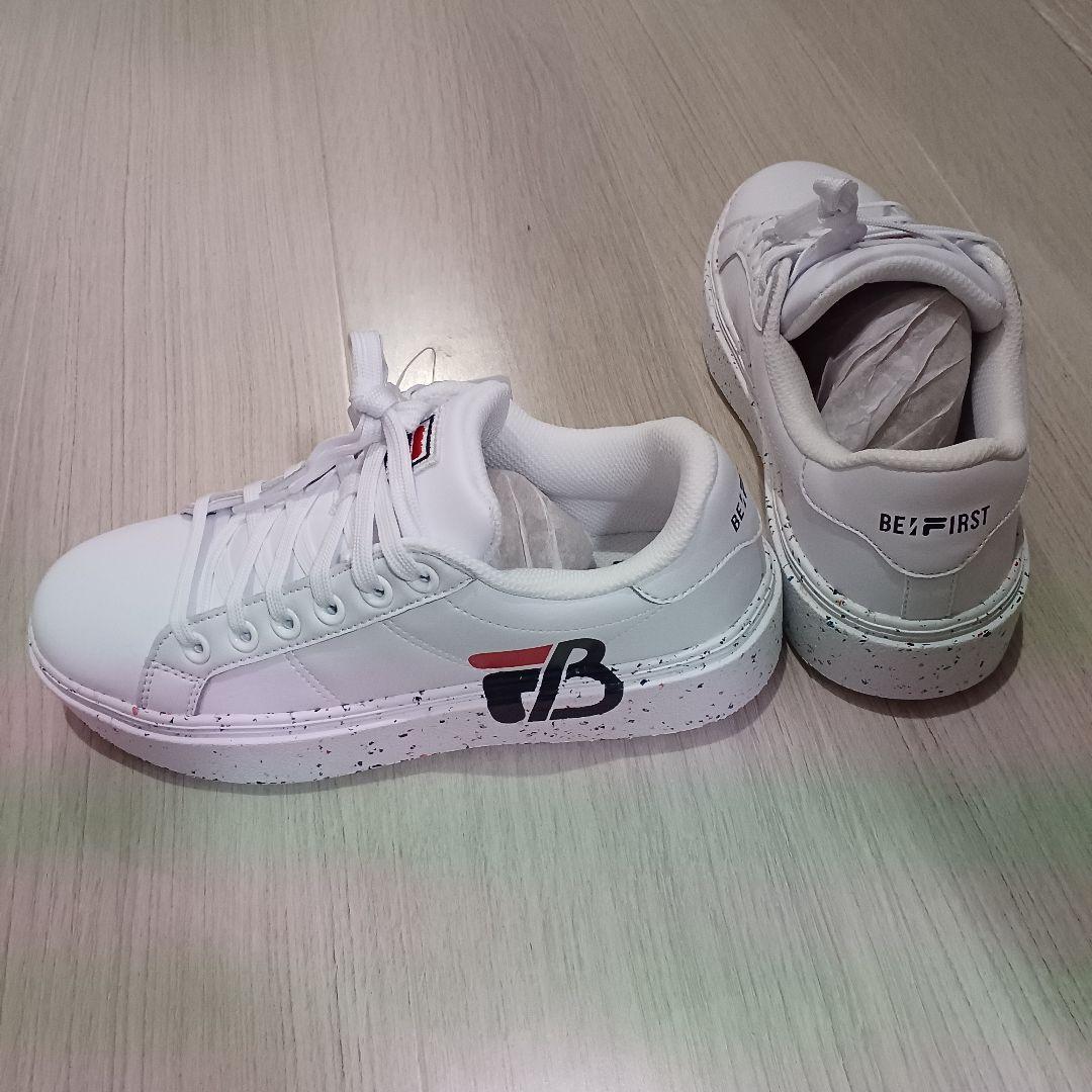 ビーファースト×FILA　スニーカー