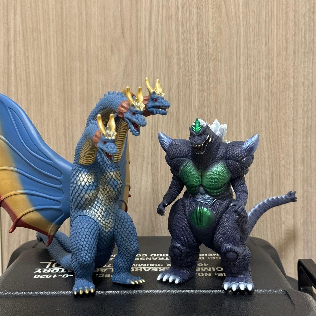 超ゴジラ キングギドラ 幻のカラー ムービーモンスター 2体セット ソフビ