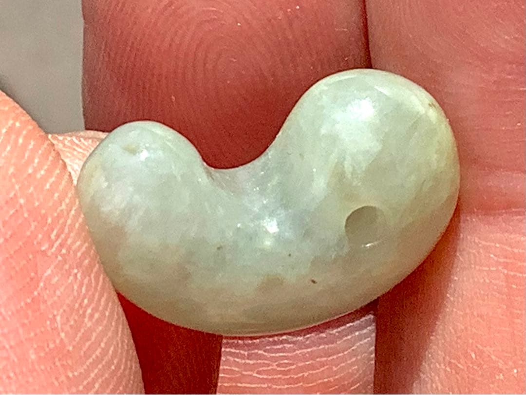 ✳極上肌‼️氷紋様‼️ ソーティング付アイスジェイド糸魚川翡翠勾玉本物‼️高額材料使用