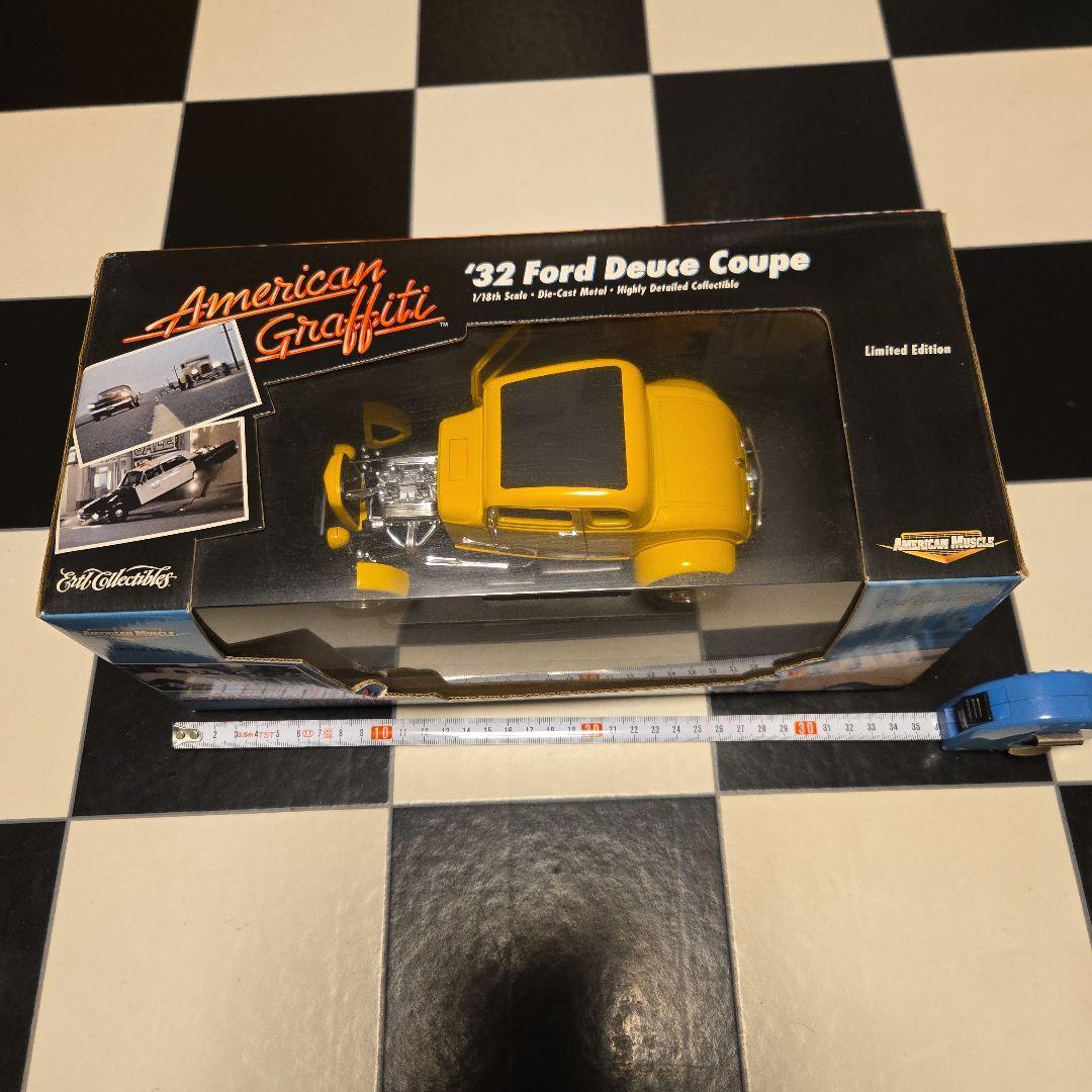 アメリカングラフィティ'32 フォードデュースクーペ　18分の1 新品未開封