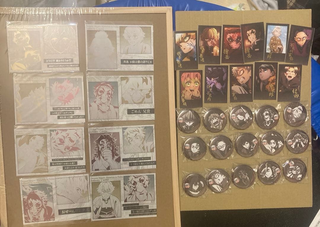 鬼滅の刃ダイニング　ポストカード&チェキ&缶バッジ　コンプリートセット