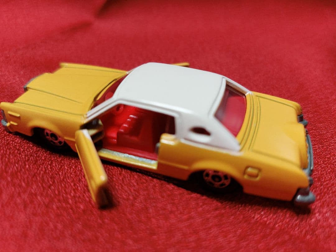 トミカ　外国車シリーズ　フォード　コンチネンタル　マークIV　SCALE1/77