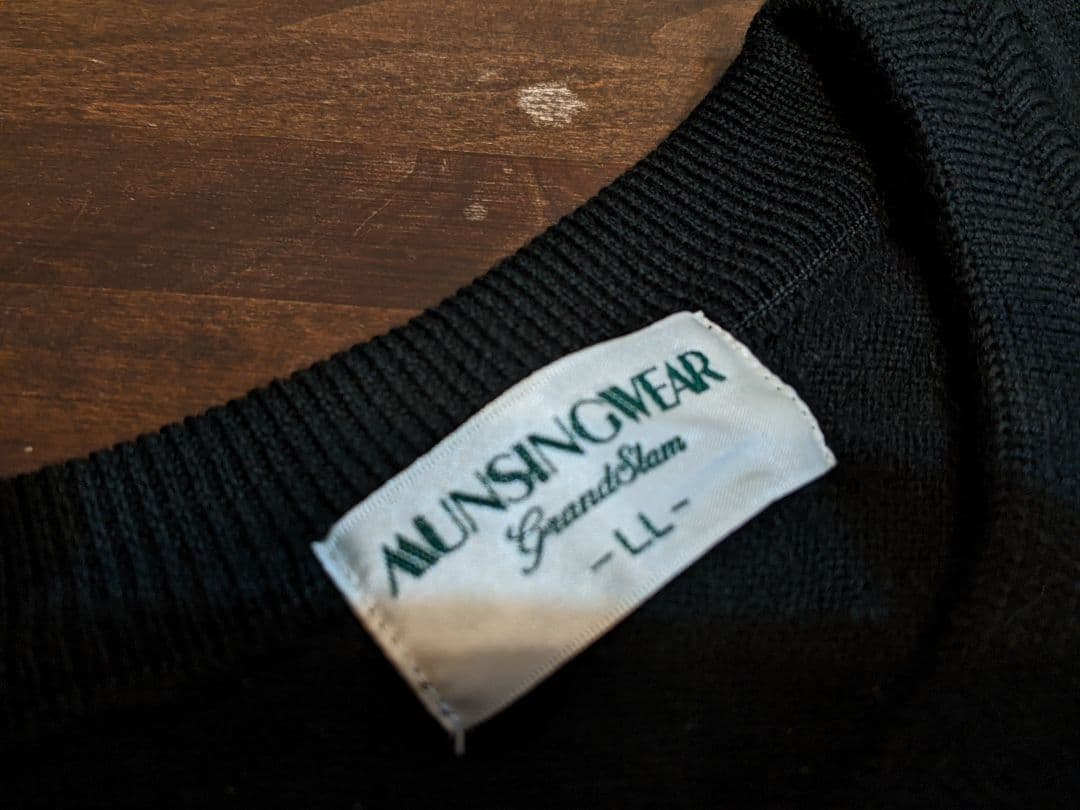 マンシングウェア　プルオーバー　ウール　ニット　ゴルフ　セーター　黒　トレーナー