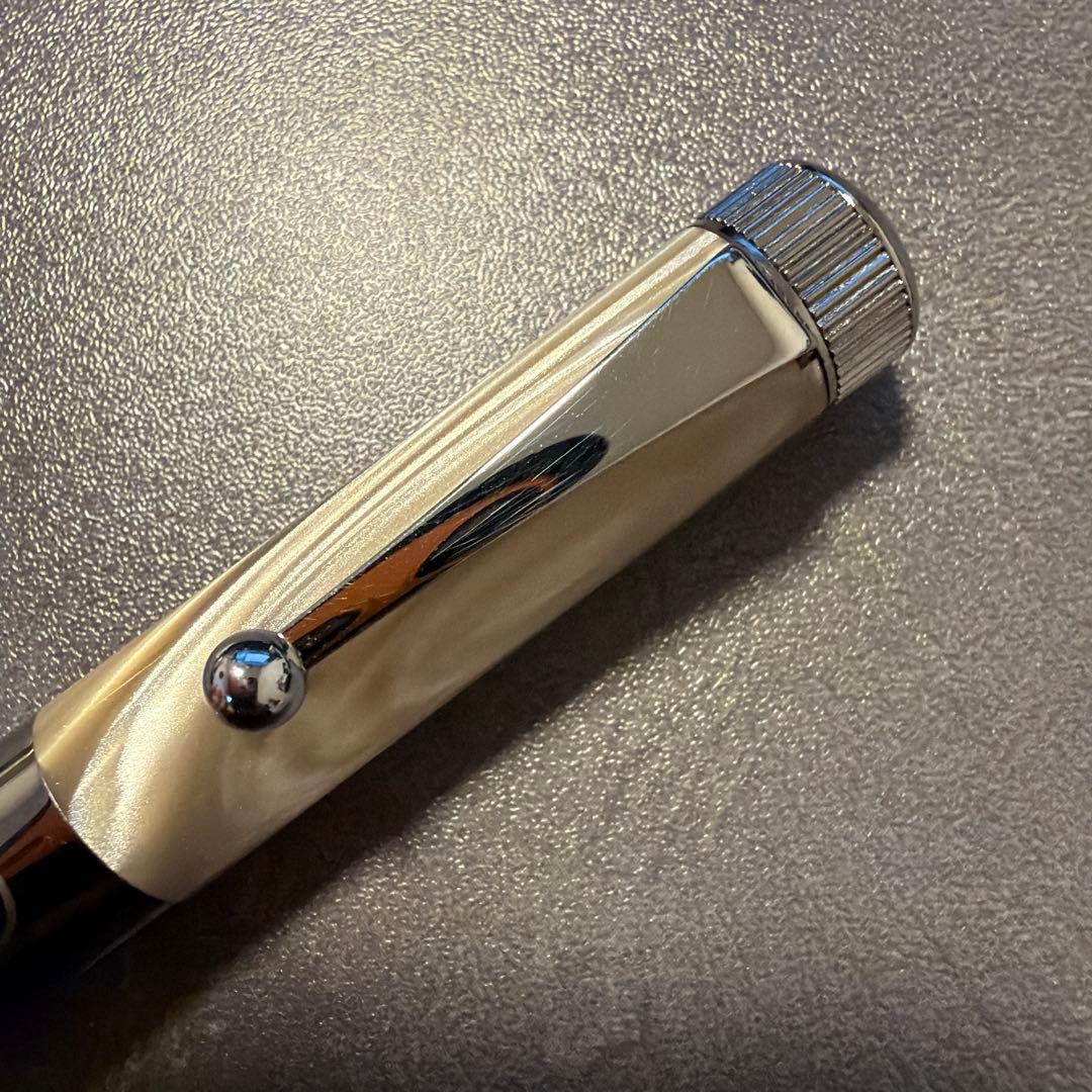 Romeo no.3 ロメオ　ボールペン　太軸　イタリアンベージュ