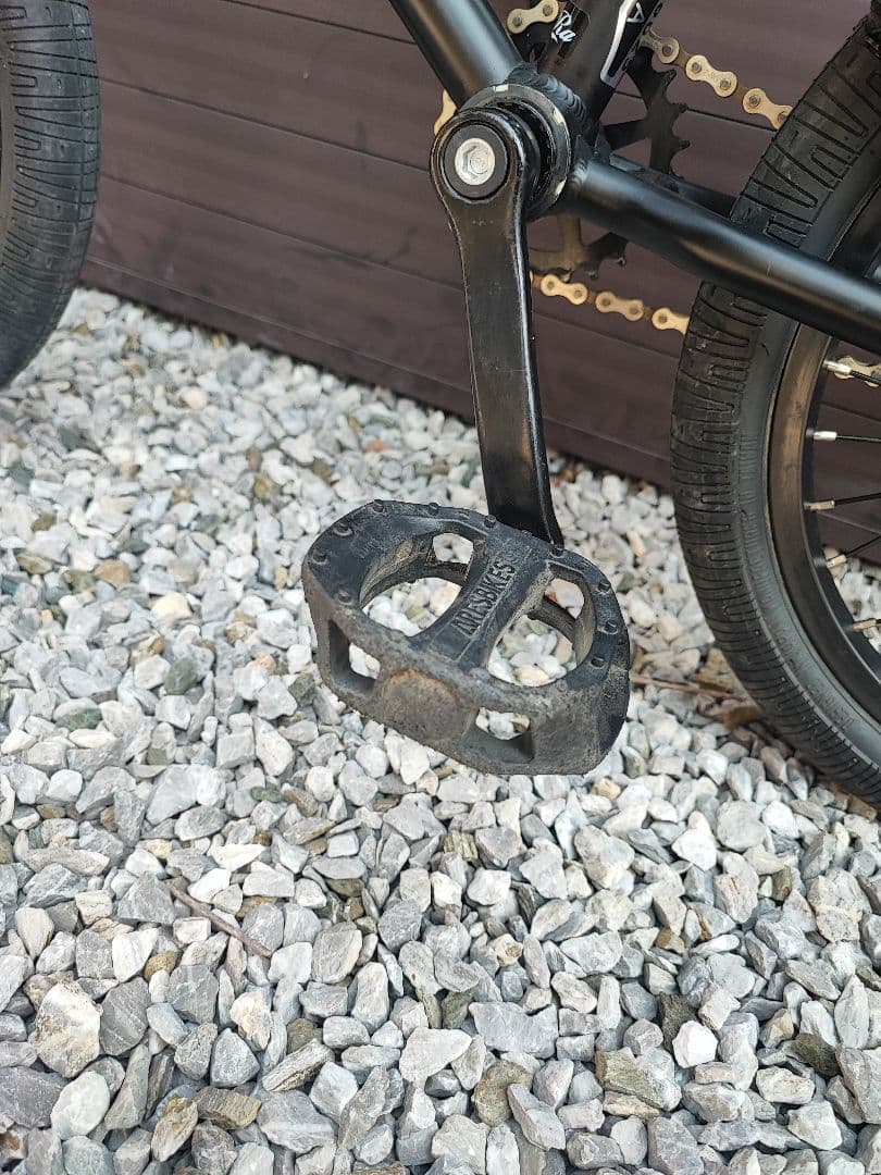 aresbikes キッズ 16インチ　STN BMX 黒