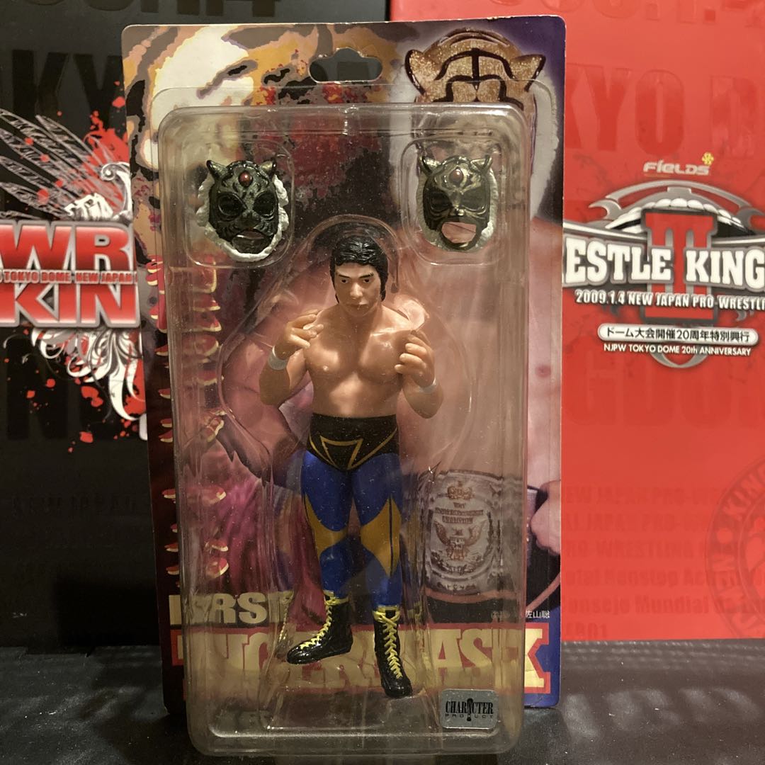 初代タイガーマスク　新日本プロレス　マスク2個付き　佐山聡