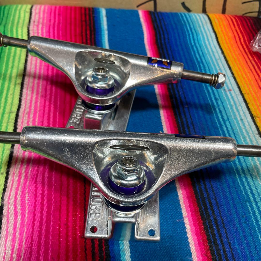 ベンチャーV-Lights スケート トラックシルバー定価14,8005.2HI