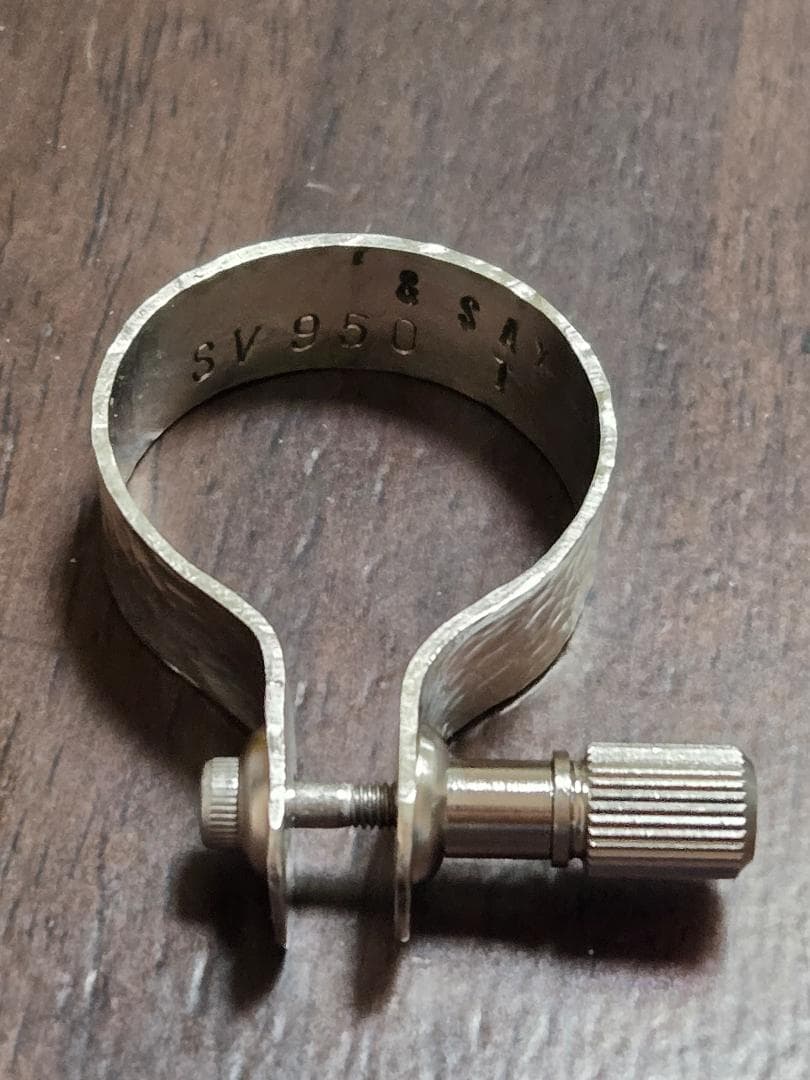 SV950ソリッドシルバー　テナーSAXラバーマウスピース用リガチャー上締め