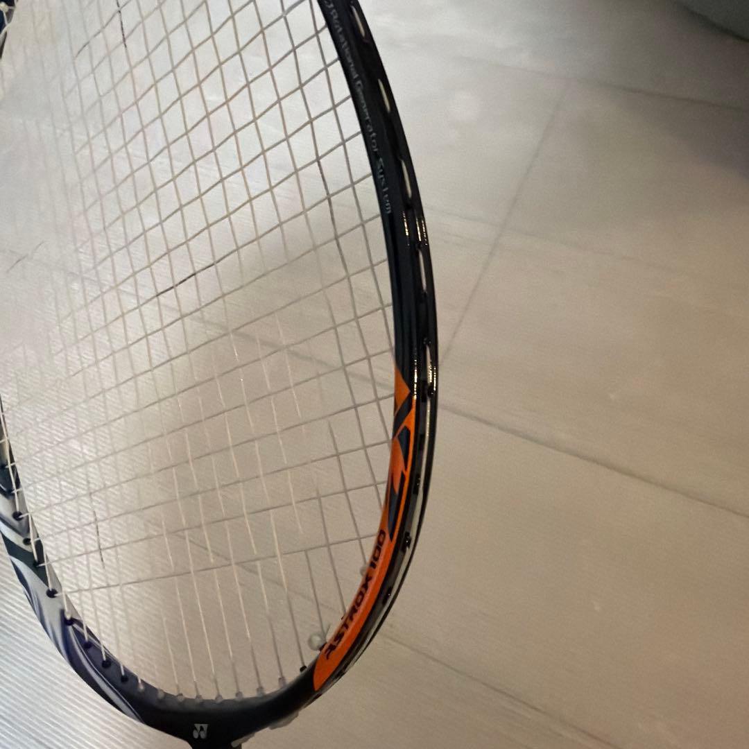 バドミントンラケット ストリング入り